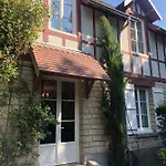 בית הארחה Chateau Du Prieure
