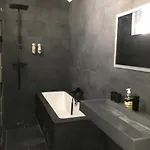 Chateau Du Prieure 4*