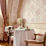 Chateau Du Prieure 4* Evecquemont