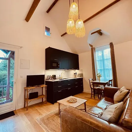 Chateau Du Prieure 4*
