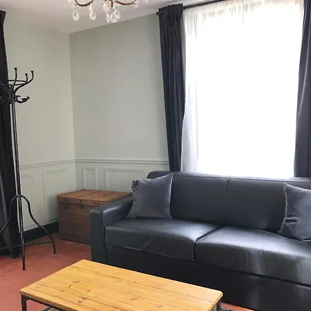 Chateau Du Prieure 3*