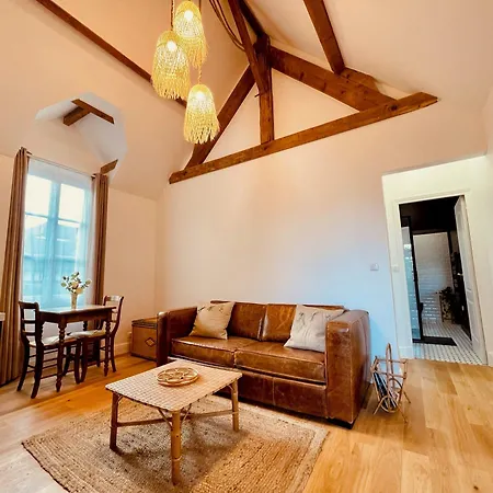 Chateau Du Prieure 3*