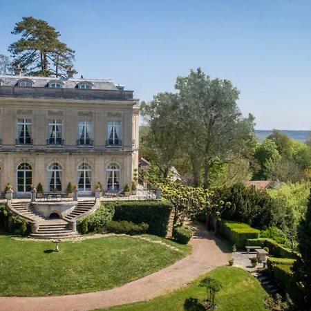 Château Du Prieuré évecquemont 4*