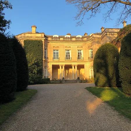 Pensión Château Du Prieuré évecquemont 4*