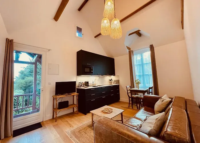 Chateau Du Prieure 3*