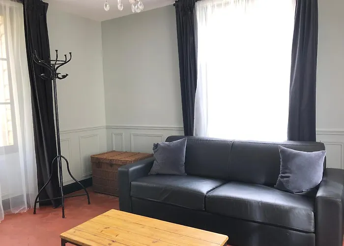 Chateau Du Prieure 3*