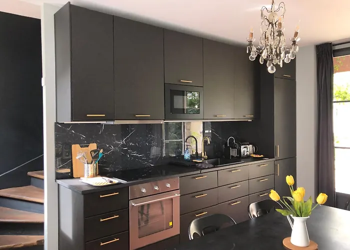 Chateau Du Prieure 3*