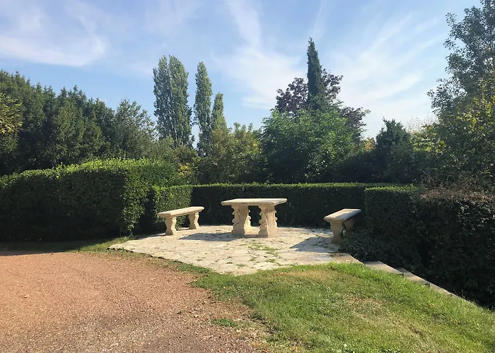 게스트하우스 Chateau Du Prieure 3*